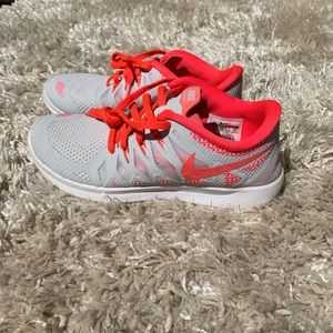 🌺Youth Nike Free 5.0